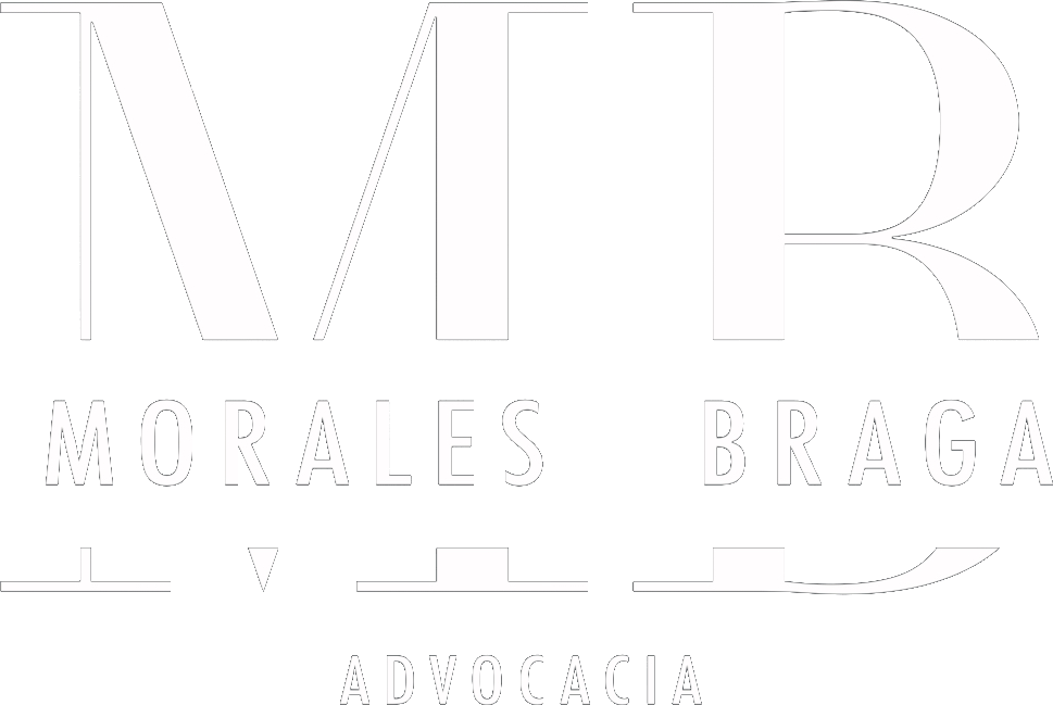 Advogada Verônica Morales Braga em seu escritório